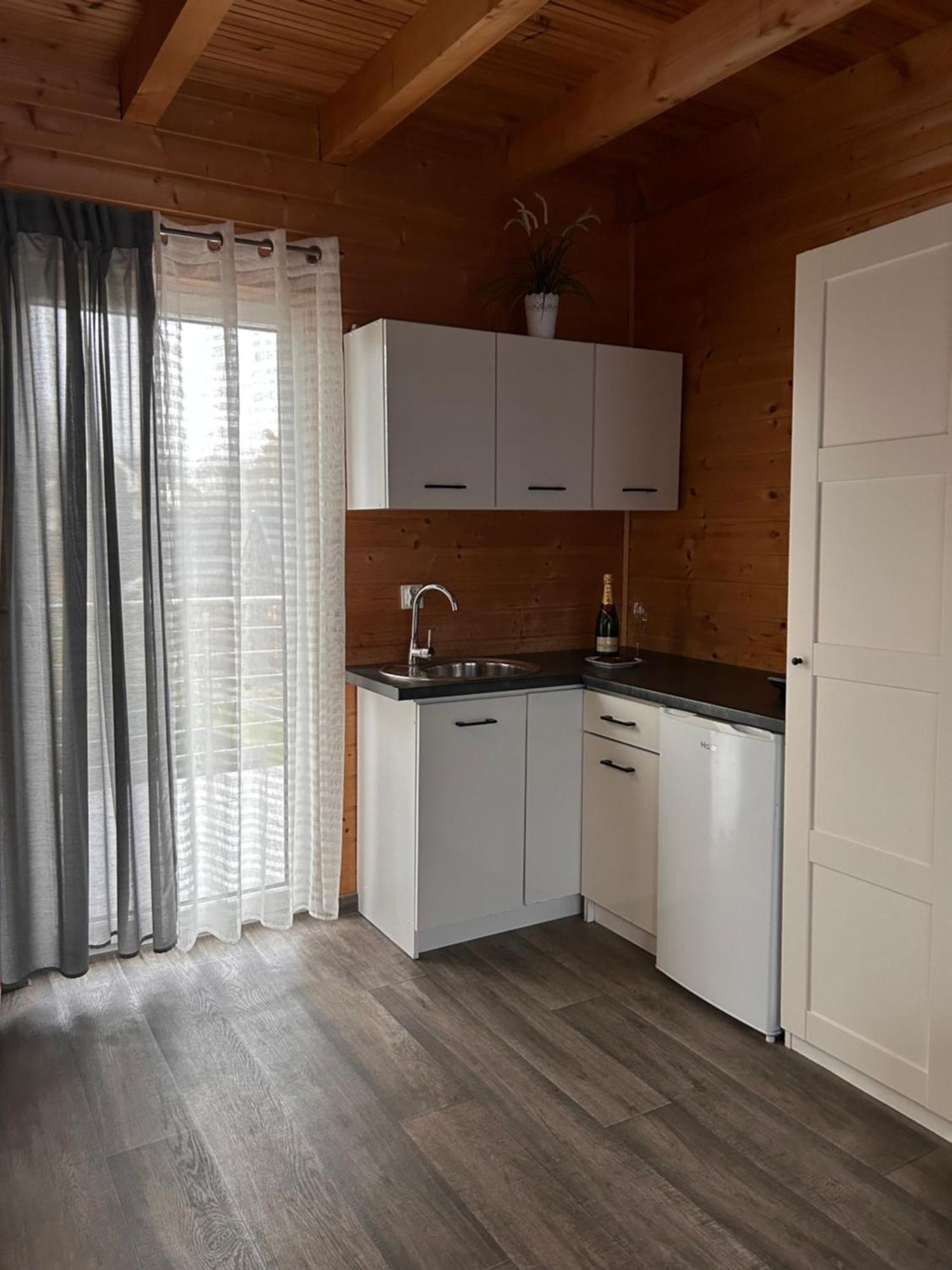 Resort Eden Domki, Apartamenty I Pokoje Jastrzebia Gora Exterior photo